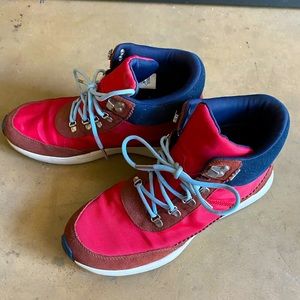 Toms Cascada Waterproof Sneaker, Size 9